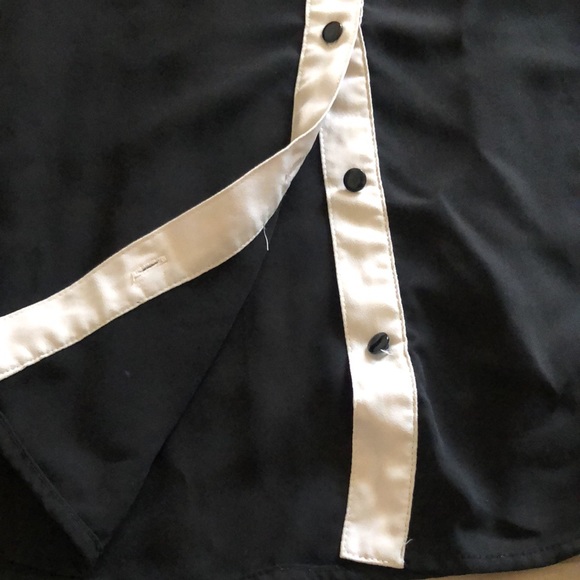 π Bowed Button Up - Picture 4 of 7